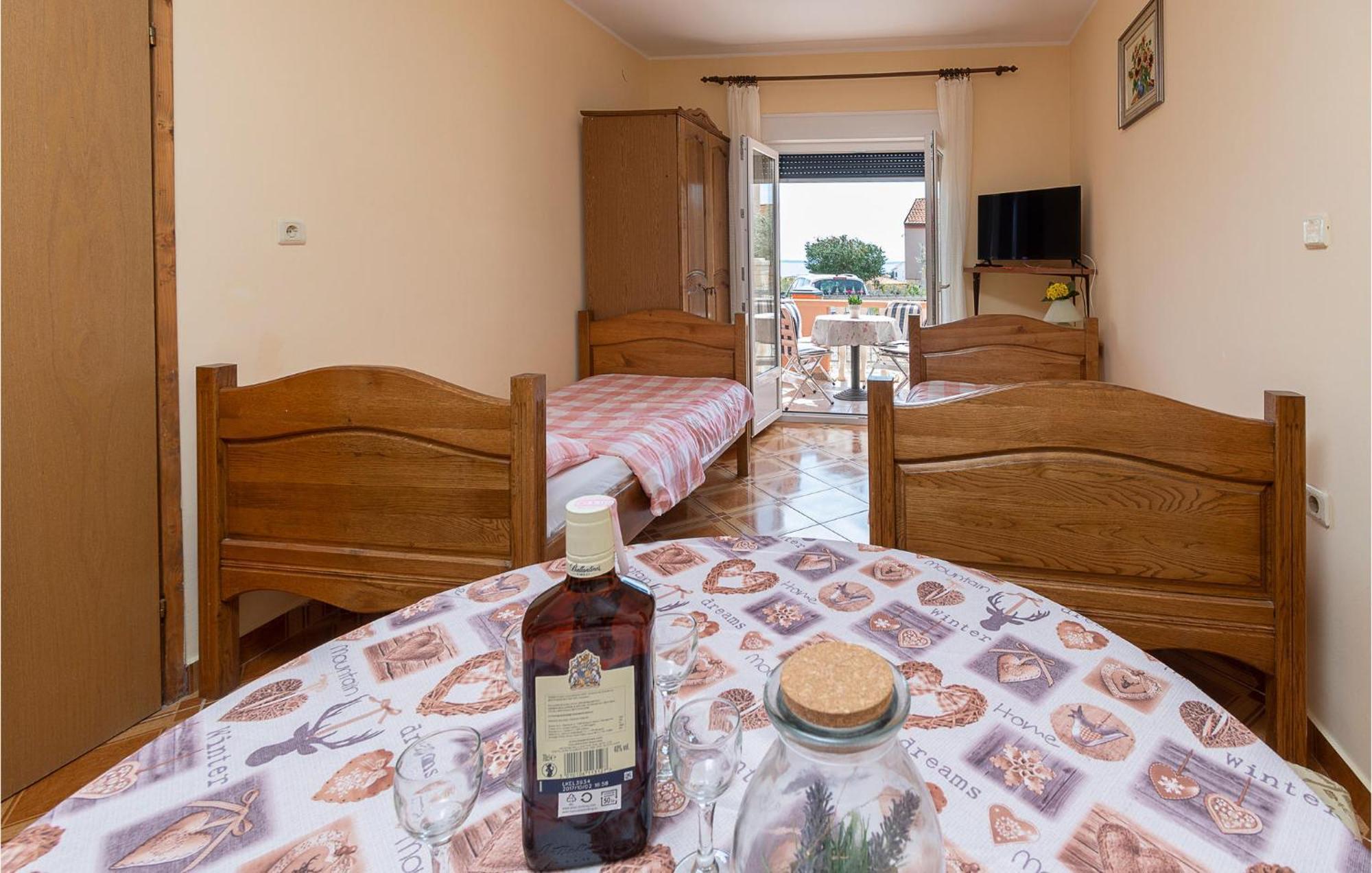 Gorgeous Apartment In Betiga With Wifi Barbariga Luaran gambar
