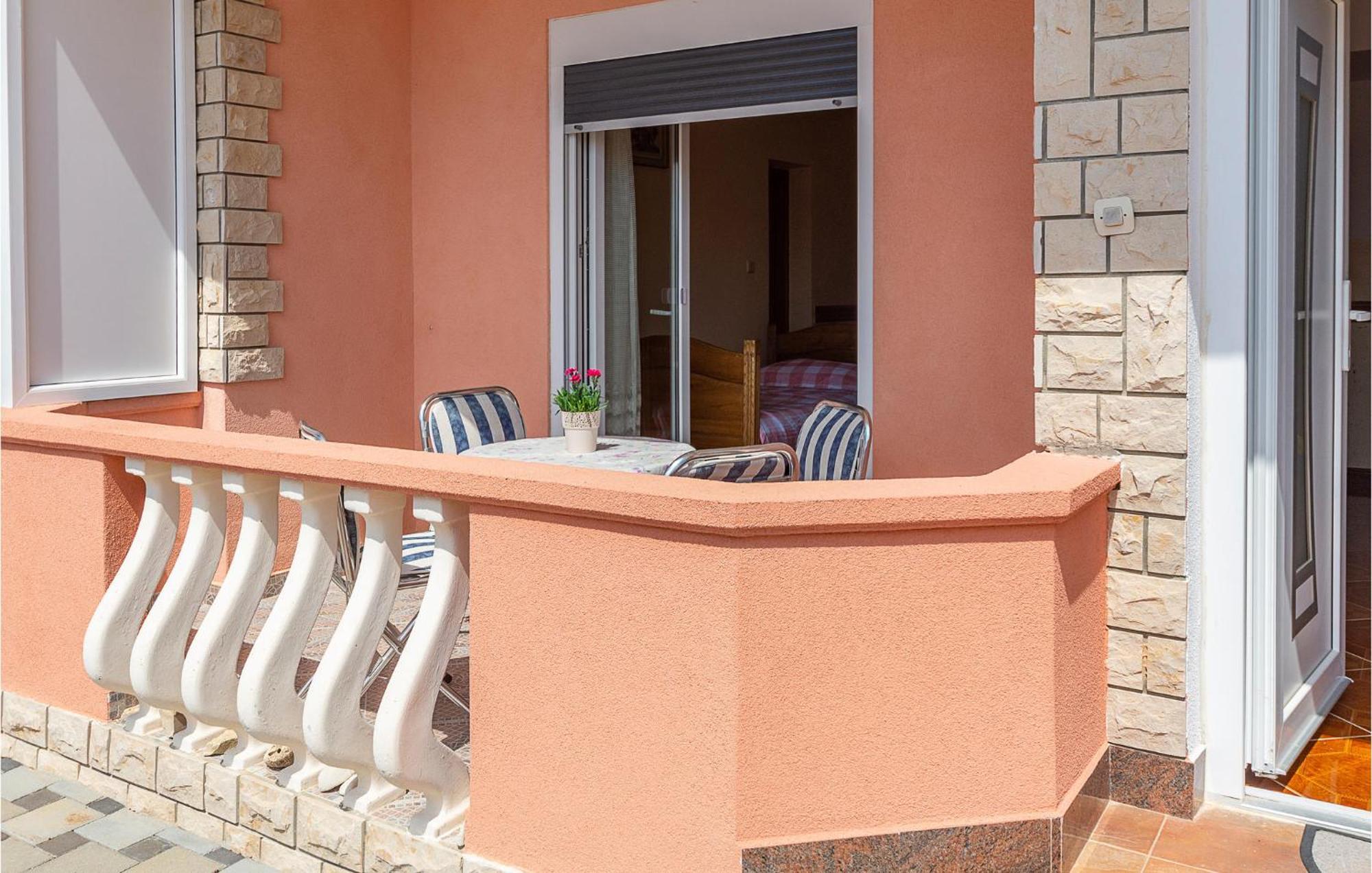 Gorgeous Apartment In Betiga With Wifi Barbariga Luaran gambar